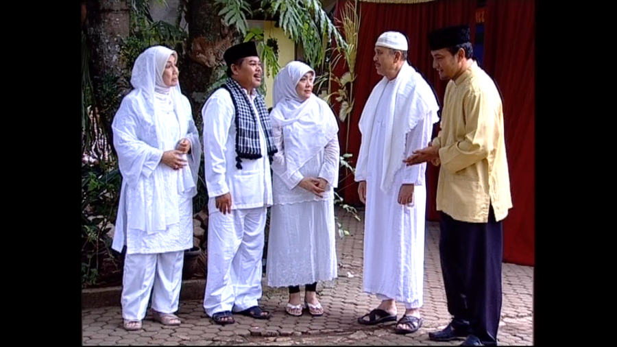 Nonton asik Tukang Bubur Naik Haji Eps. 1 - RCTI+ Dev